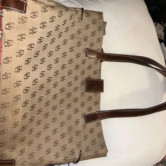 Dooney & Bourke Brown Tote with Classic Design - Picture 1 of 11